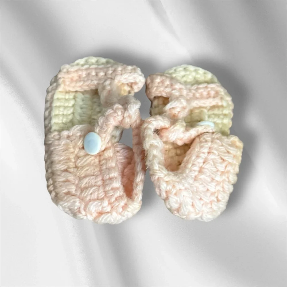 Vintage Hand Crocheted Pink‎ Baby Shoes